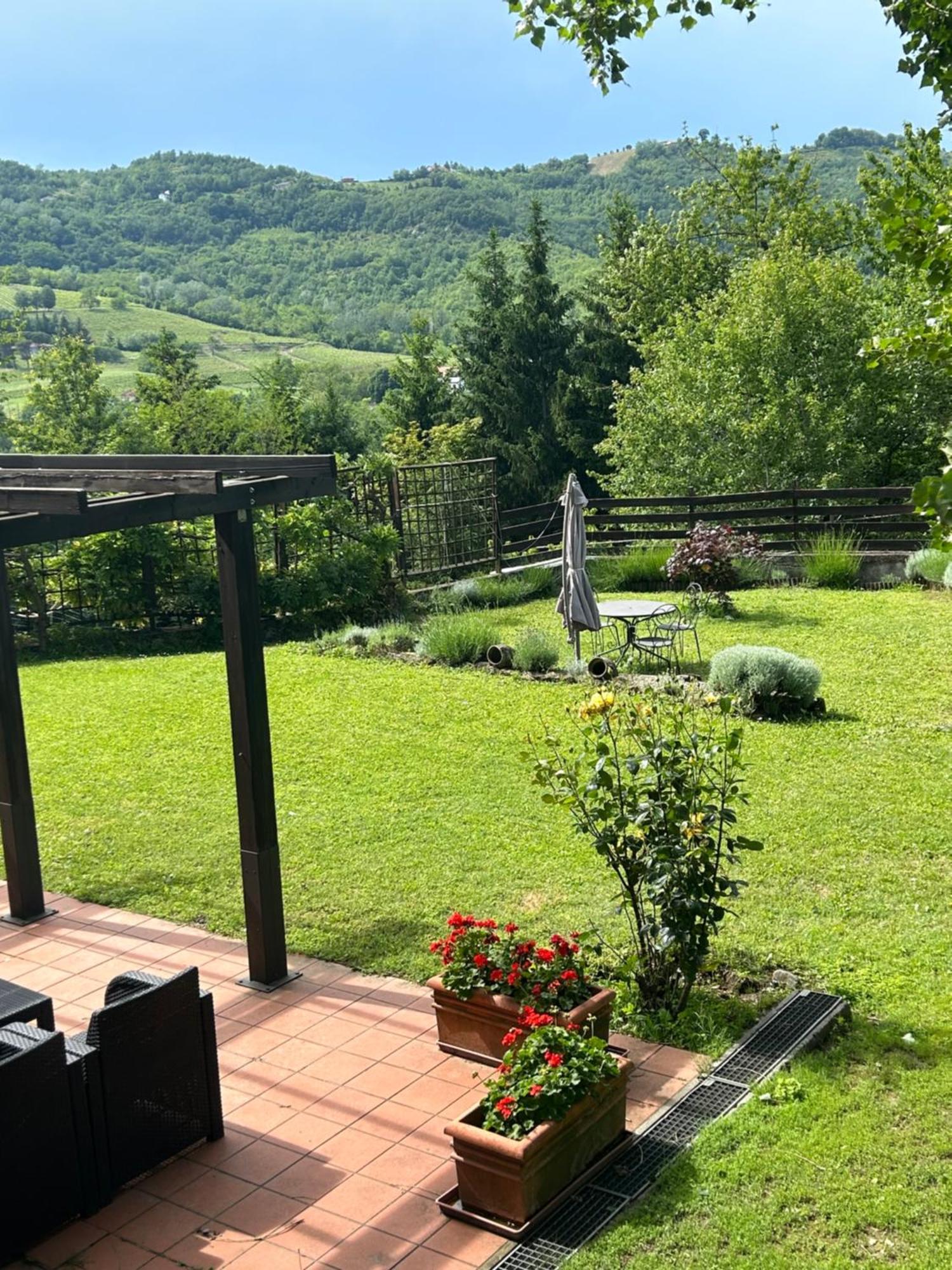 Cascina Ciosse B&B Grognardo Bagian luar foto